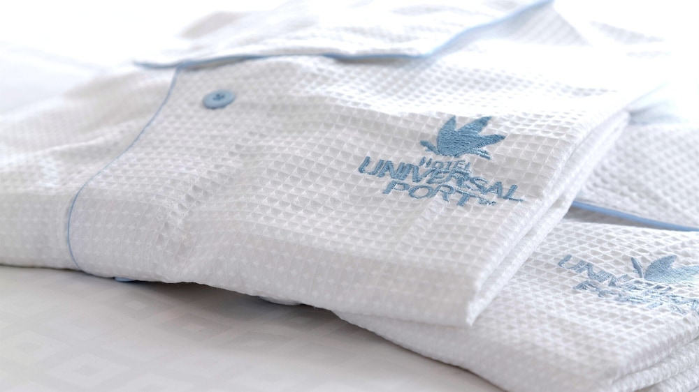 デラックス ツインルーム シングルベッド 2 台 客室の設備とサービス0 | ホテル ユニバーサル ポート