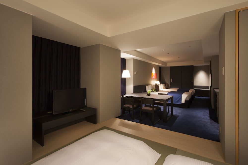 ツインルーム 禁煙 (with Tatami, East Building) リビング エリア1 | 札幌グランドホテル