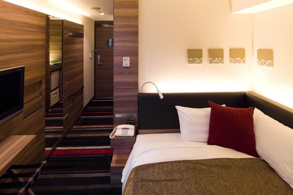 セミダブルルーム 喫煙 14 平方メートル 130 cm ベッド幅 | 東京グリーンパレス