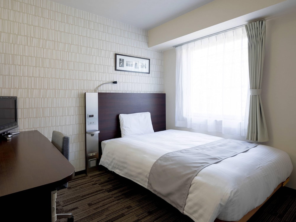 ルーム ダブルベッド 1 台 禁煙 | コンフォート ホテル 奈良