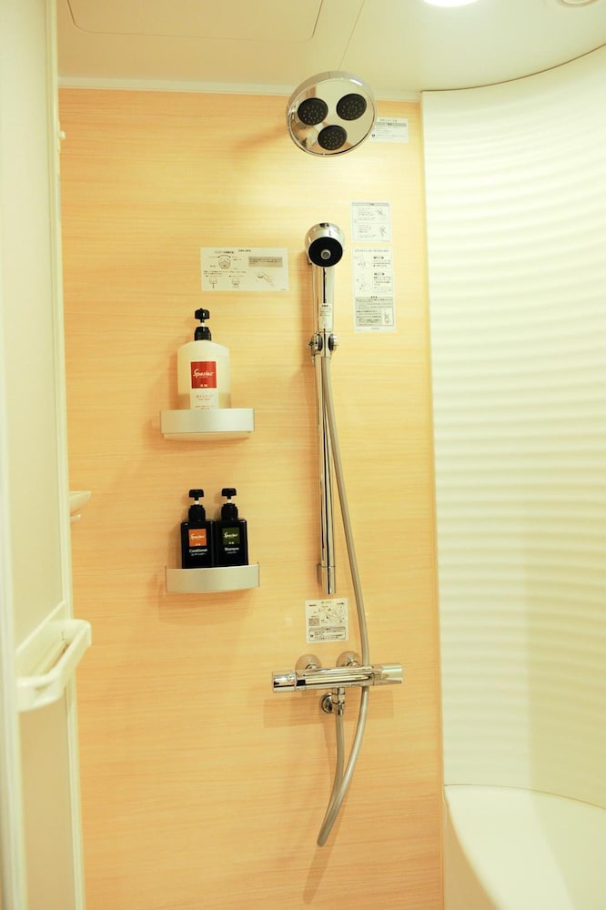 和室 禁煙 専用シャワーブース付き バスルーム1 | 京都綿善旅館