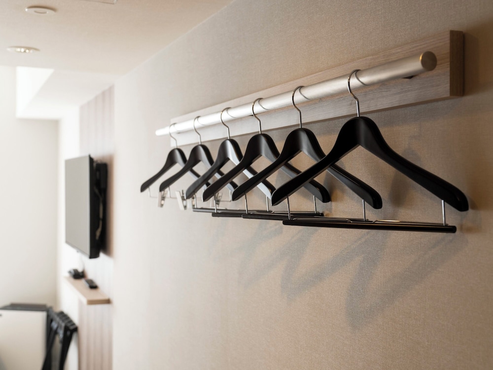 プレミアツインルーム　禁煙（20㎡、ベッド2台） 客室の設備とサービス1 | ホテルブライトンシティ大阪北浜