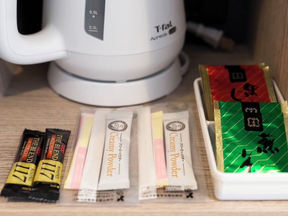 プレミアツインルーム　禁煙（20㎡、ベッド2台） 客室の設備とサービス2 | ホテルブライトンシティ大阪北浜