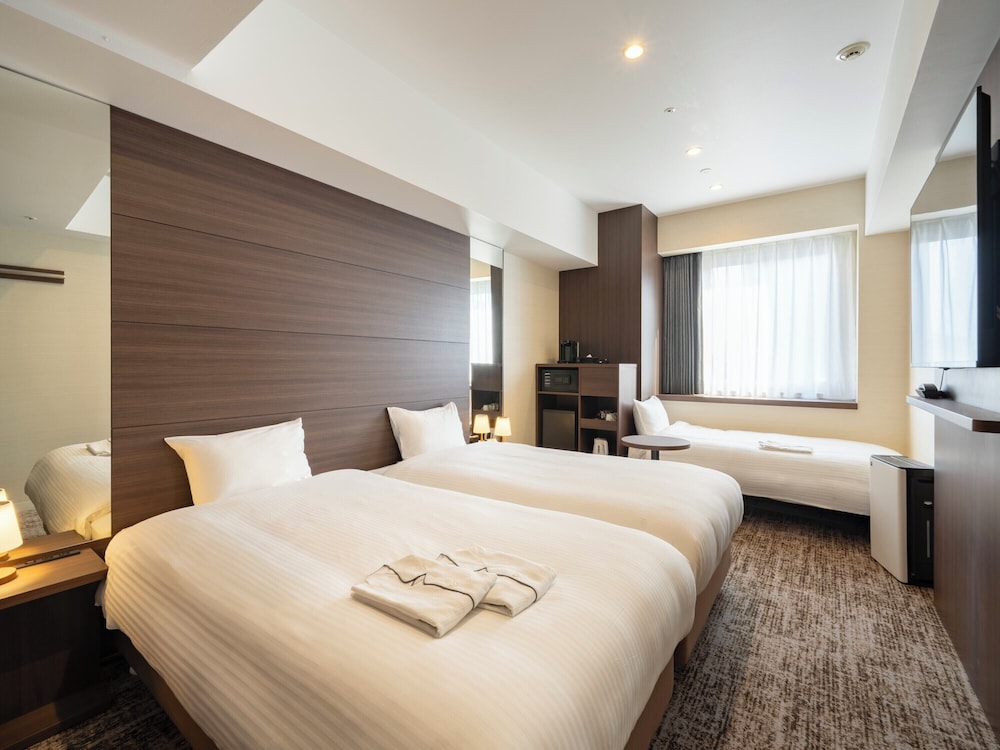 エグゼクティブ デラックス コーナールーム トリプル 禁煙(27㎡, ベッド3台） | ホテルブライトンシティ大阪北浜