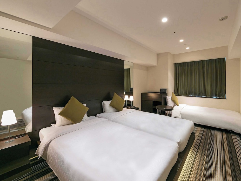 エグゼクティブ デラックス コーナールーム トリプル 禁煙(27㎡, ベッド3台） | ホテルブライトンシティ大阪北浜