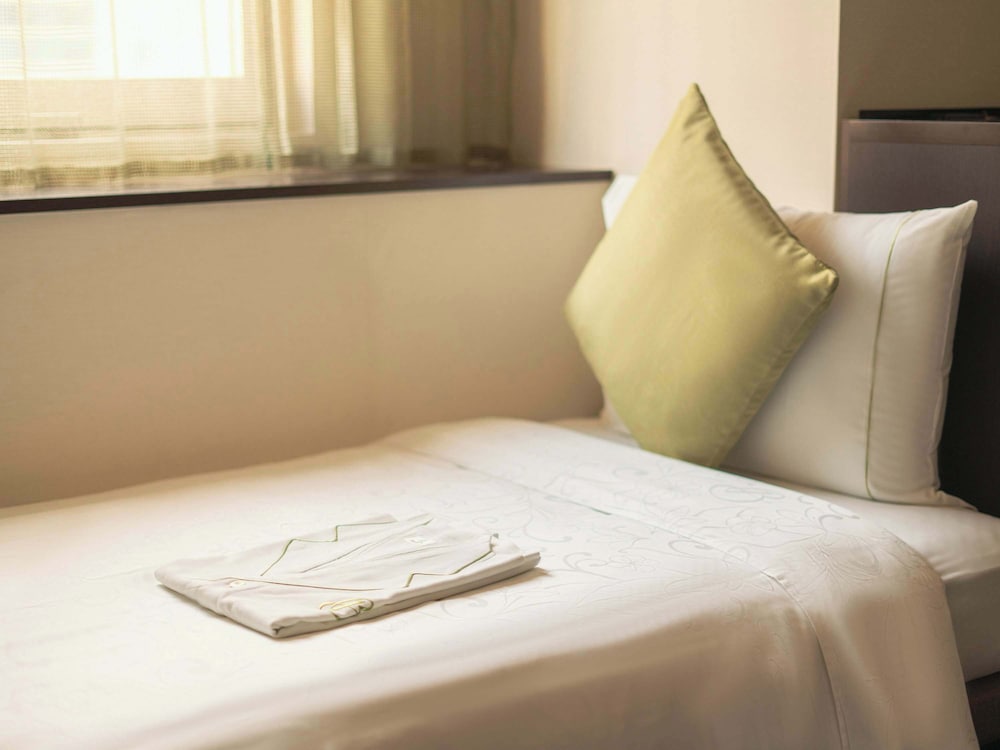 デラックス コーナールーム トリプル 禁煙(27㎡, ベッド3台) 客室2 | ホテルブライトンシティ大阪北浜