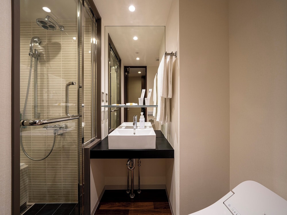 プレミアツインルーム　禁煙（20㎡、ベッド2台） バスルーム2 | ホテルブライトンシティ大阪北浜