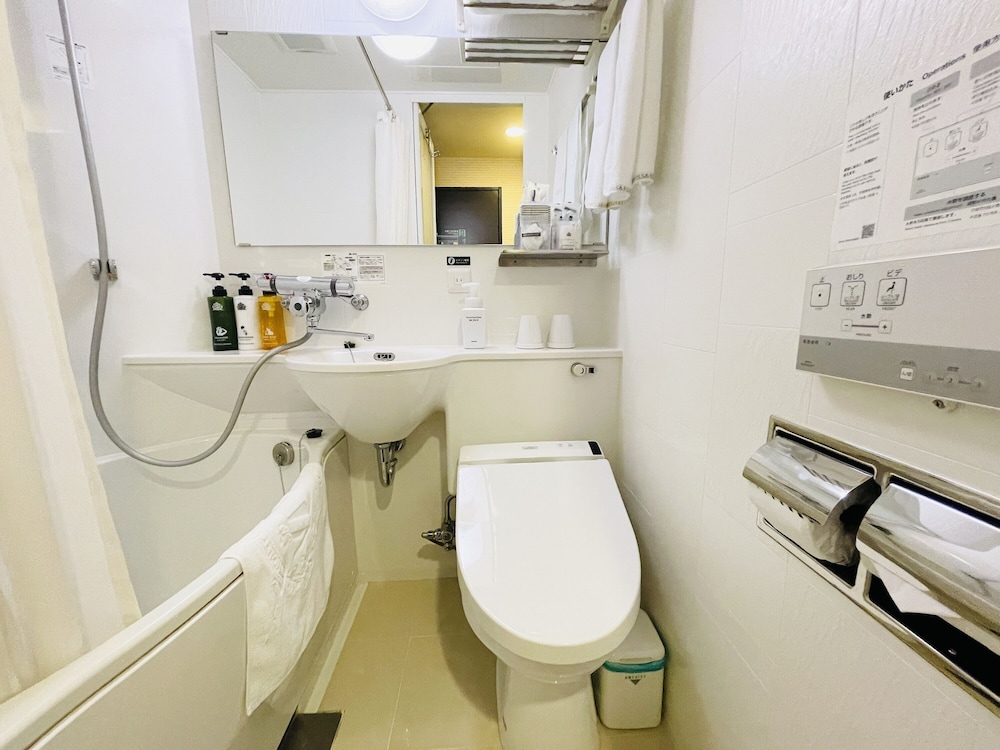 ダブルルーム 禁煙 (Compact) 素泊まり バスルーム0 | アパホテル〈秋葉原駅電気街口〉
