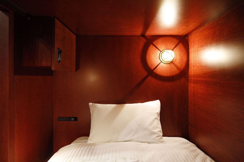 Bunk Group with Shared Bathroom 客室1 | HakoBA 函館 by THE SHARE HOTELS