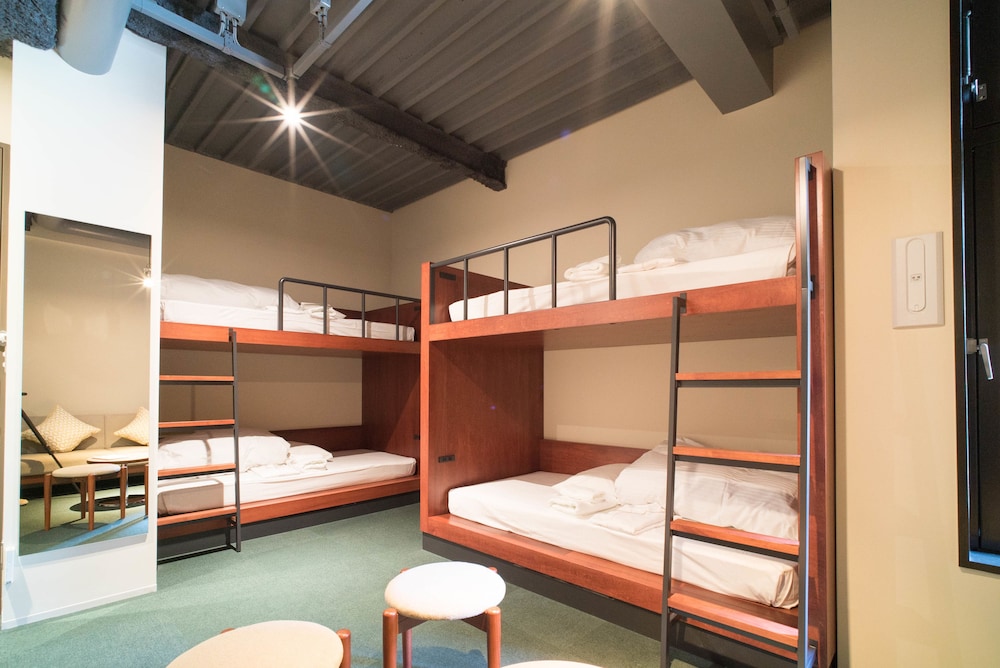 Standard Bunk with Shared Bathroom 客室2 | HakoBA 函館 by THE SHARE HOTELS
