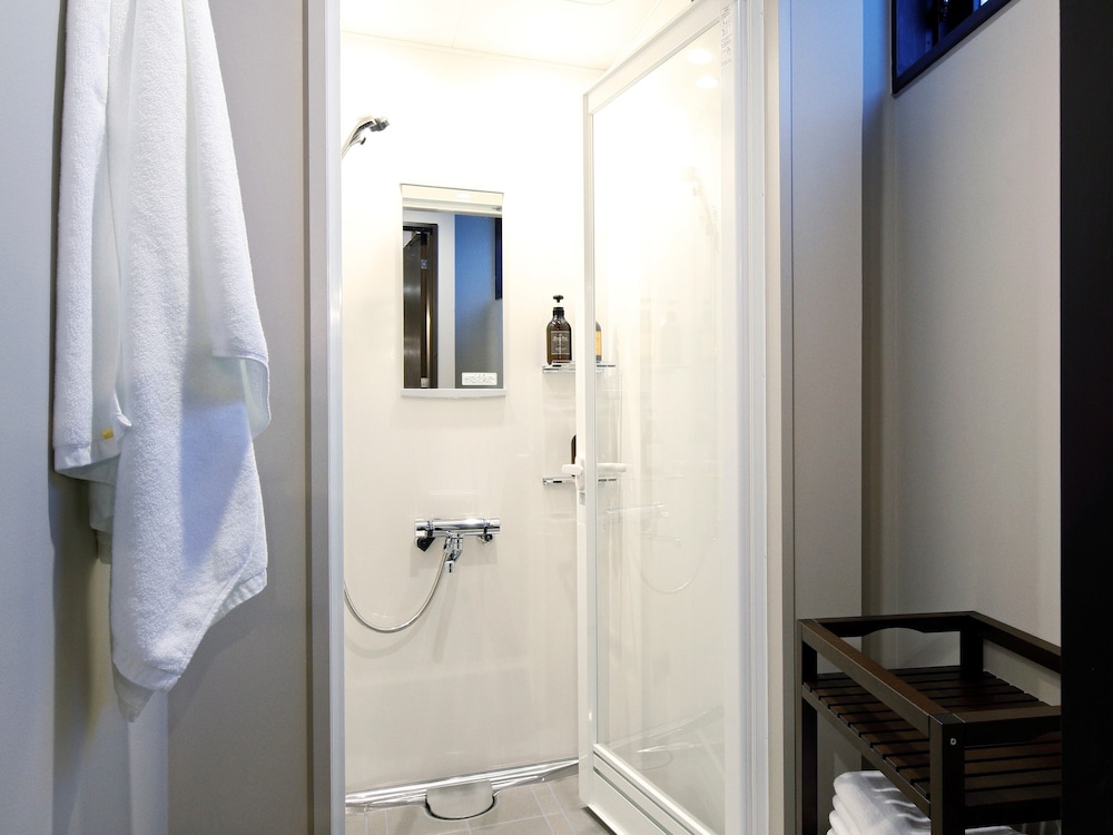 Bunk Twin with Shared Bathroom 共用バスルーム0 | HakoBA 函館 by THE SHARE HOTELS