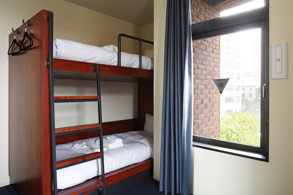 Bunk Twin with Shared Bathroom 客室1 | HakoBA 函館 by THE SHARE HOTELS
