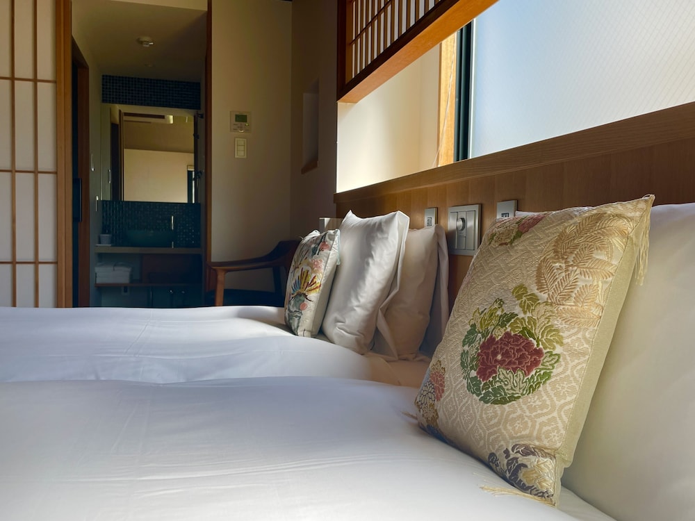 スーペリアハリウッドツインルーム 禁煙 客室9 | ぎおん美先