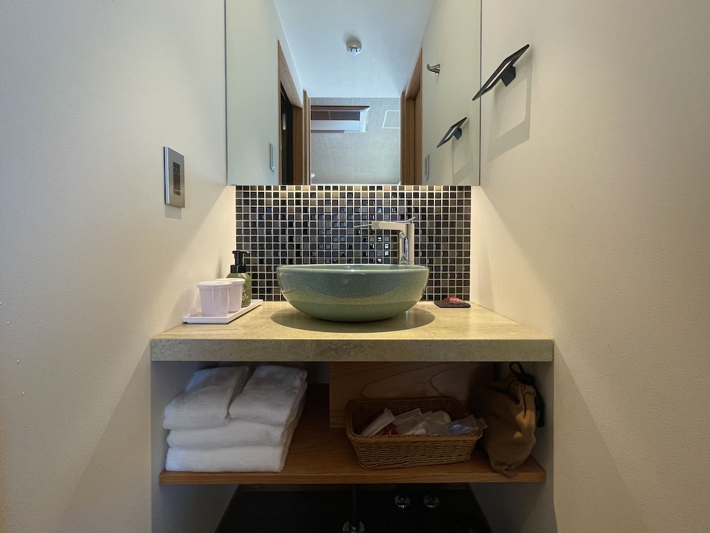 スーペリアハリウッドツインルーム 禁煙 バスルーム1 | ぎおん美先