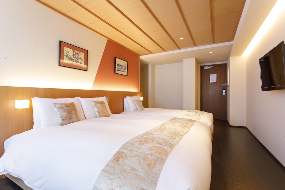 デラックストリプルルーム 禁煙 客室4 | ぎおん美先