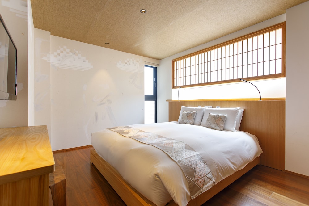 スーペリアクイーンルーム 禁煙 客室1 | ぎおん美先