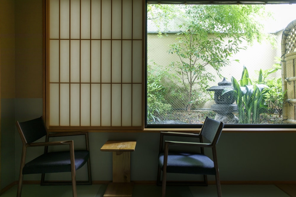 コンフォートツインルーム (庭付き) 禁煙 客室4 | ぎおん美先