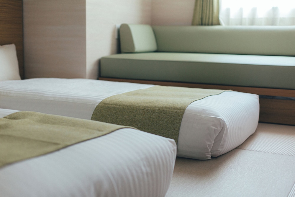 グランド 和モダンルーム 禁煙 客室2 | くれたけイン岡山