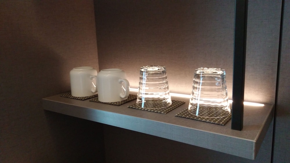 スーペリアラージツインルーム 禁煙 客室の設備とサービス0 | 日本青年館ホテル