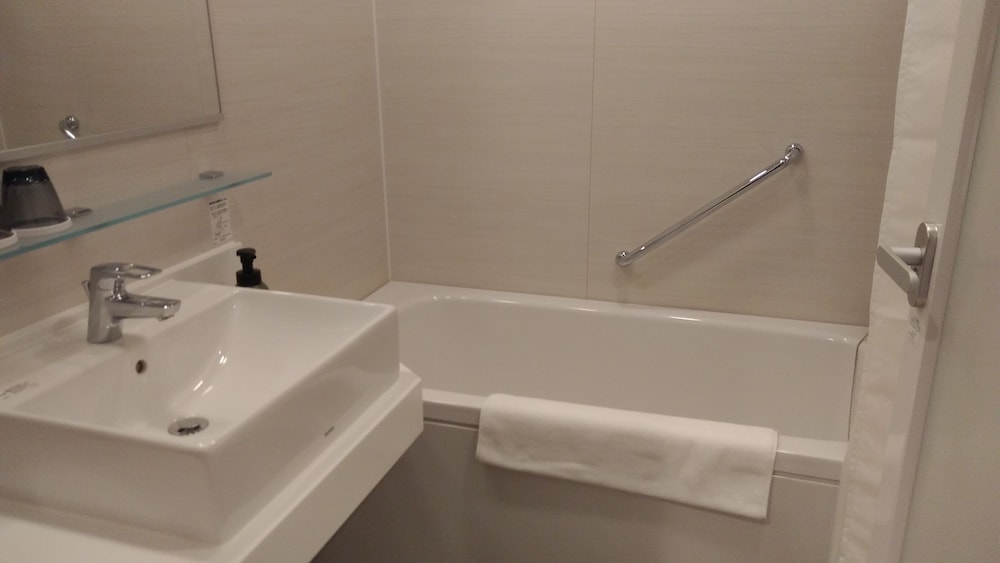 デラックスクイーンルーム 禁煙 バスルーム0 | 日本青年館ホテル