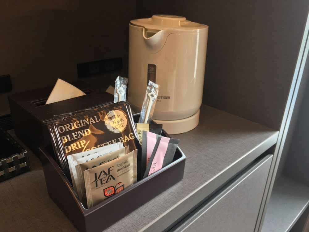 デラックス ダブルルーム 禁煙 客室の設備とサービス0 | 日本青年館ホテル