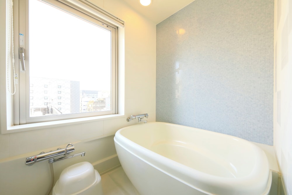 ツインルーム 禁煙 バスルーム1 | JR 西日本グループ ヴィアイン秋葉原