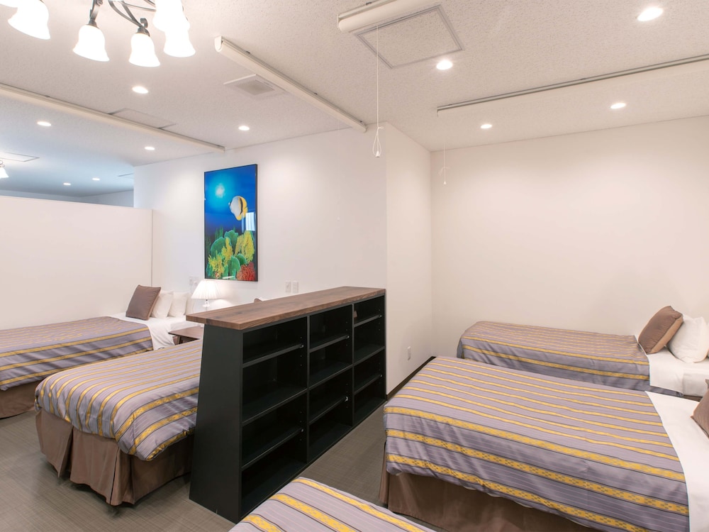 Family room (No elevator, only stair access) 客室1 | ホテルコザ