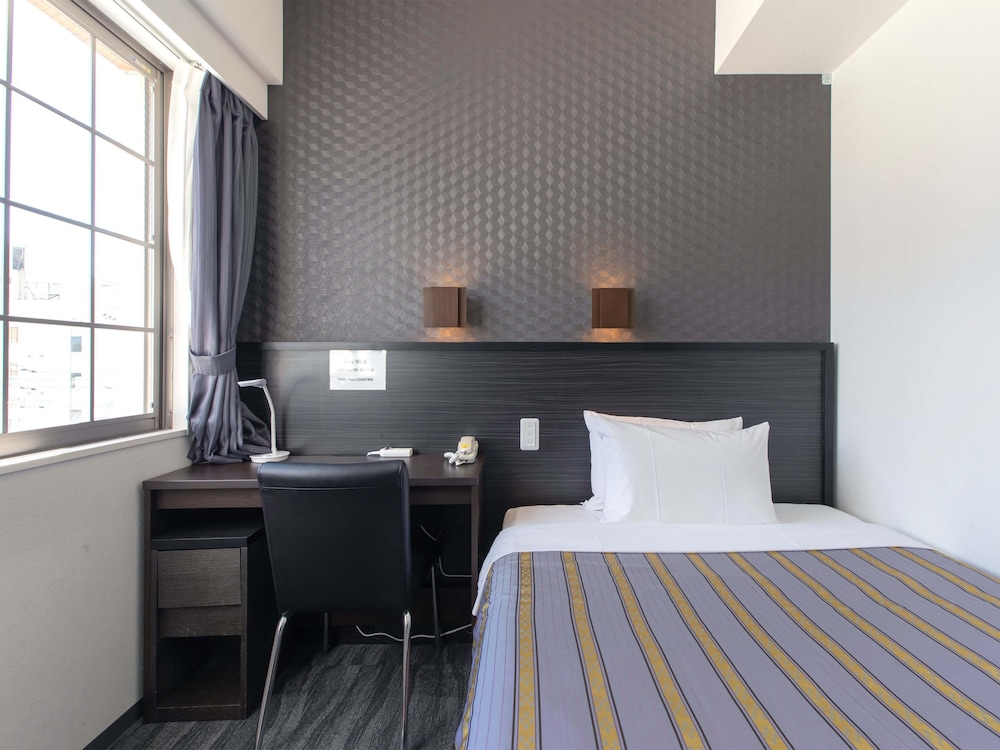 セミダブルルーム 客室1 | ホテルコザ