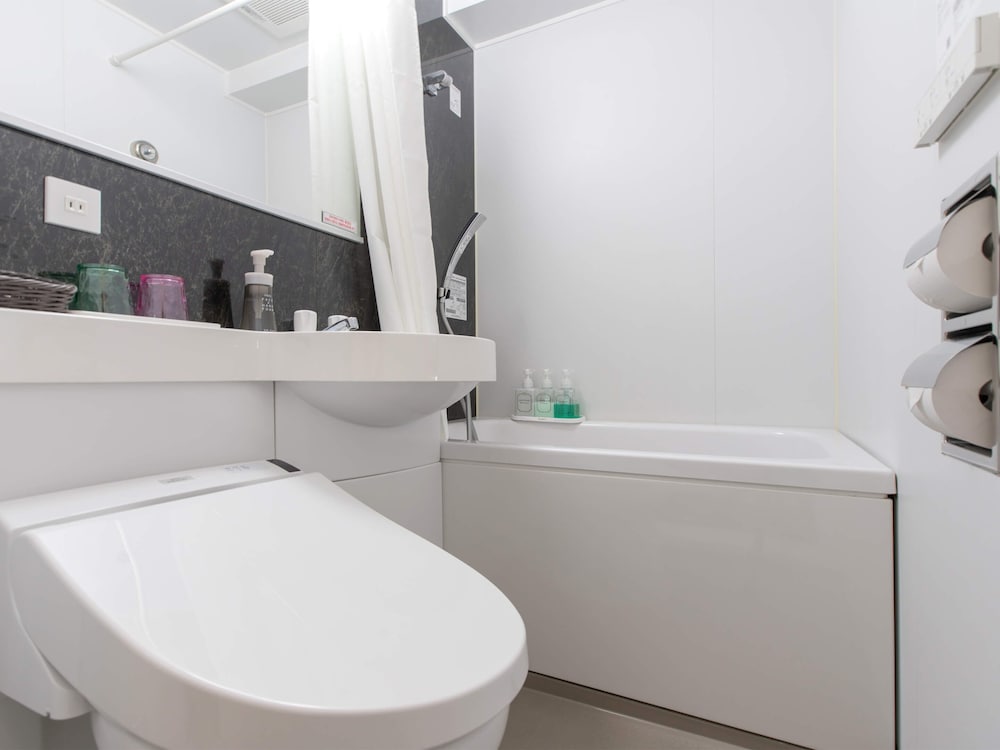 セミダブルルーム バスルーム0 | ホテルコザ