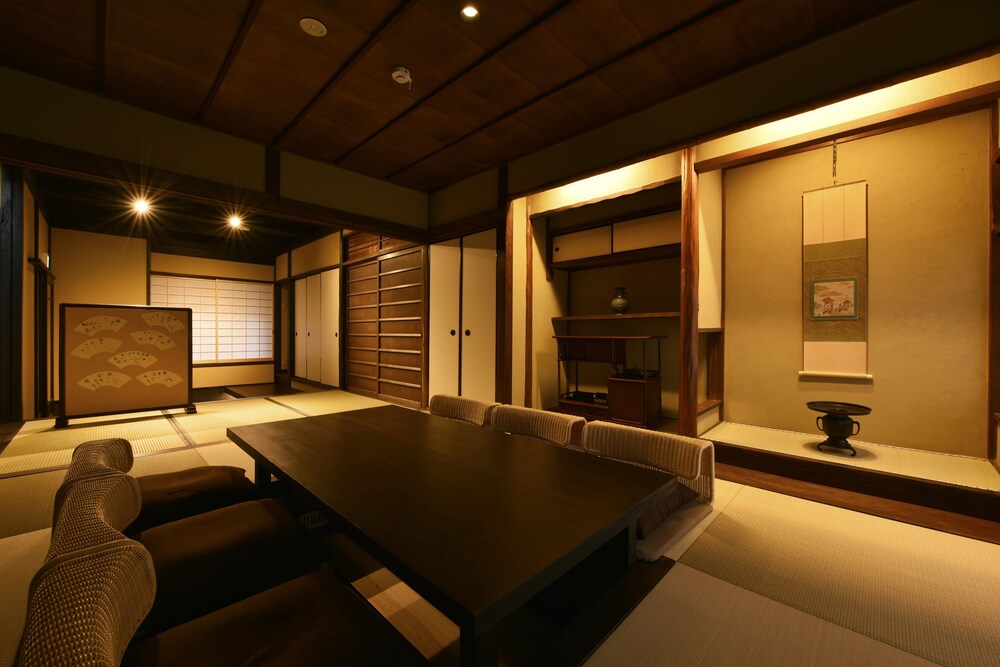 一棟貸し町家 リビングルーム0 | 藏や 千本三条