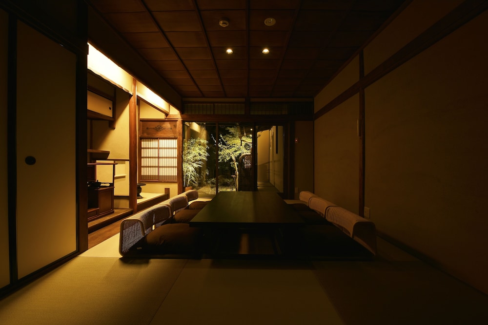 一棟貸し町家 リビングルーム1 | 藏や 千本三条