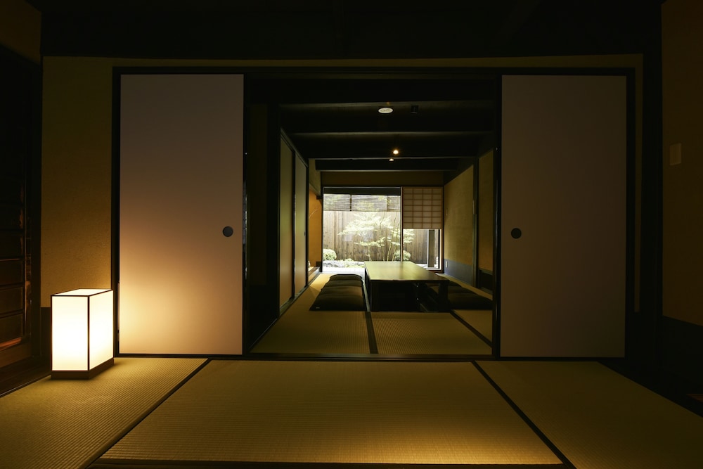 一棟貸し町家 リビング エリア2 | 藏や 南聖町