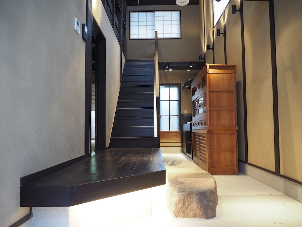 一棟貸し町家 リビング エリア0 | 藏や 南聖町