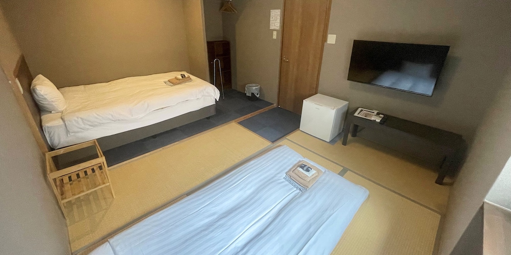 ベーシック ツインルーム 禁煙 共用バスルーム | 励明園