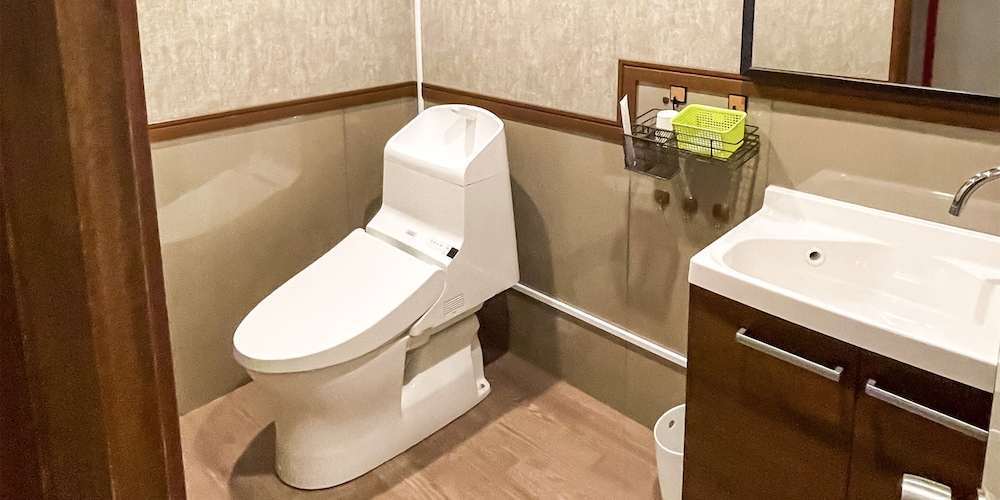 スタンダード ダブルルーム ダブルベッド 1 台 禁煙 客室の設備とサービス1 | 励明園