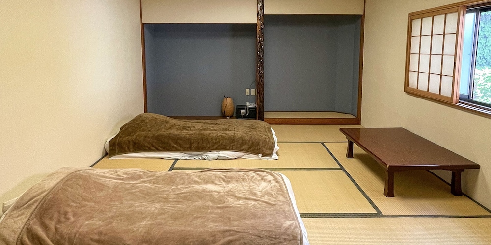 トラディショナル ルーム 禁煙 共用バスルーム | 励明園