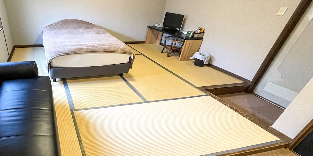 トラディショナル ダブルルーム 禁煙 客室2 | 励明園