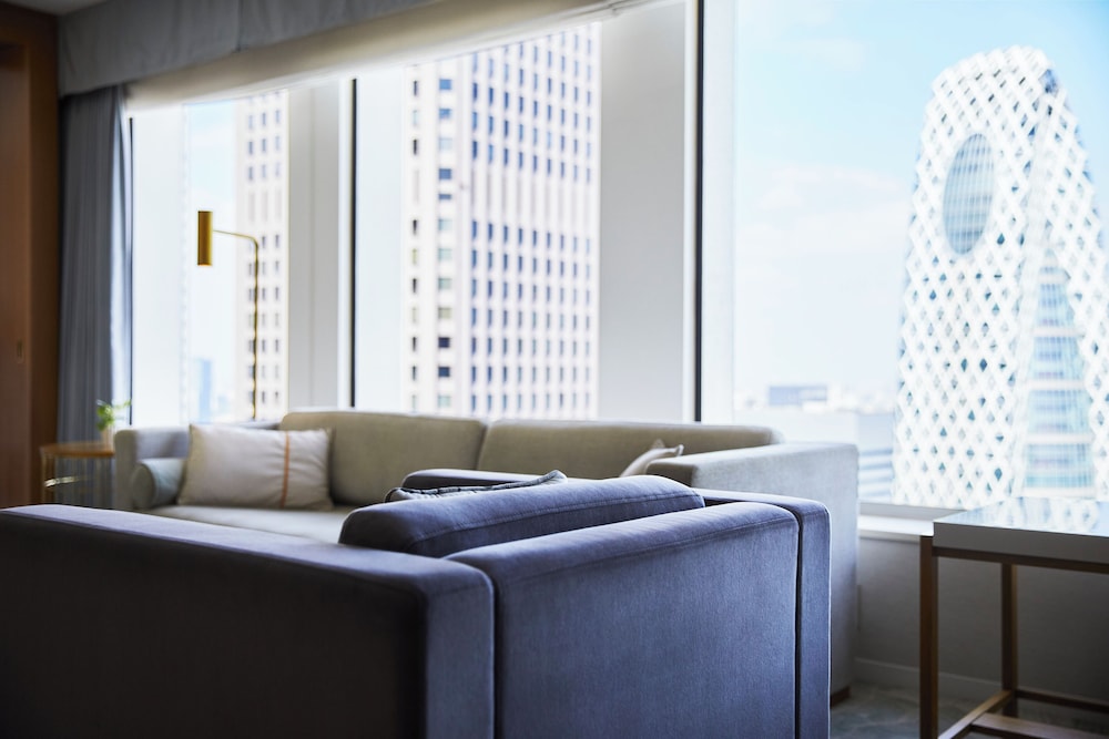 プレミアグラン - スイート・ツイン （禁煙） クラブラウンジ朝食＆アクセス付き リビング エリア0 | 京王プラザホテル プレミアグラン