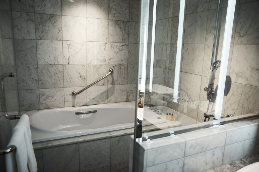 プレミアグラン - スイート・ツイン （禁煙） クラブラウンジ朝食＆アクセス付き 客室1 | 京王プラザホテル プレミアグラン