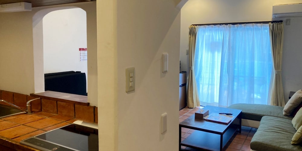 1F プールサイドツイン&キッチン (ペット不可) 禁煙 客室2 | ザ・プールリゾート沖縄