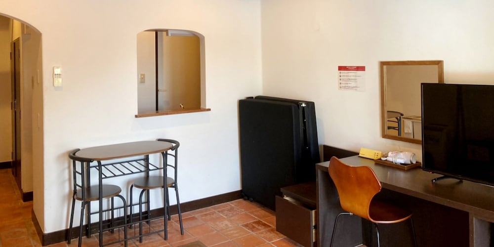 1F プールサイドツイン&キッチン (ペット不可) 禁煙 客室4 | ザ・プールリゾート沖縄