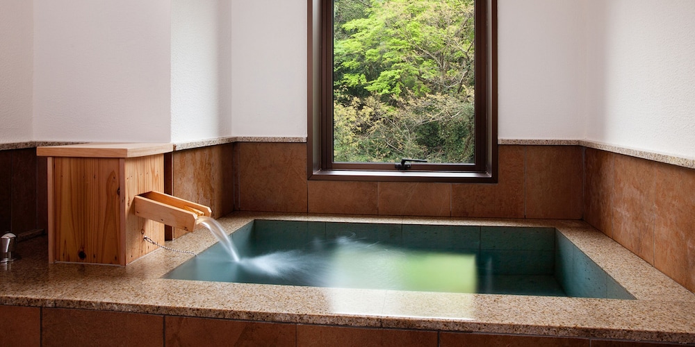 特別和洋室【星】リバービュー・ツインベッド・内風呂(温泉)付き 禁煙 バスルーム0 | かがり吉祥亭