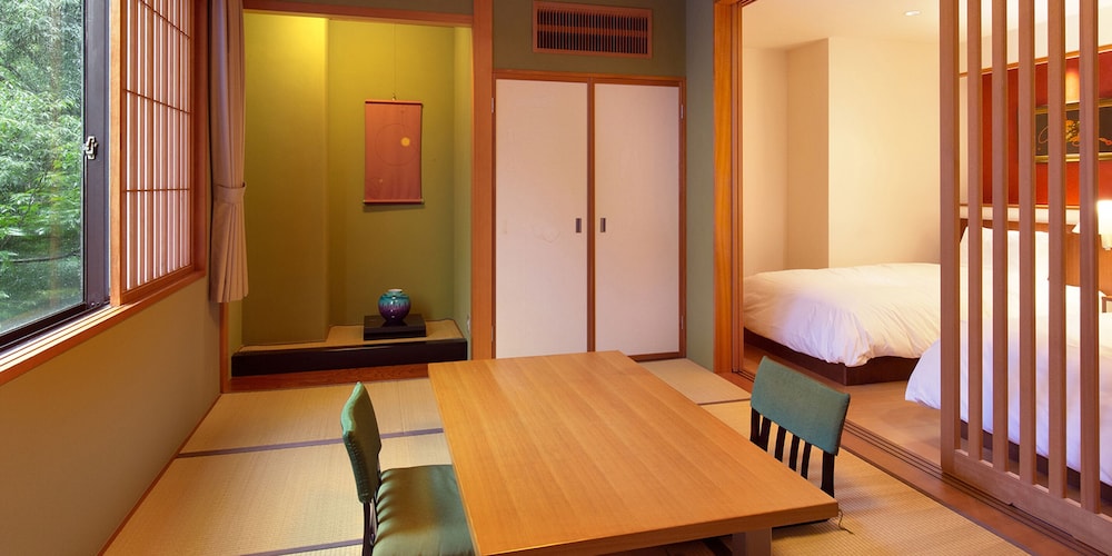 特別和洋室【星】リバービュー・ツインベッド・内風呂(温泉)付き 禁煙 | かがり吉祥亭