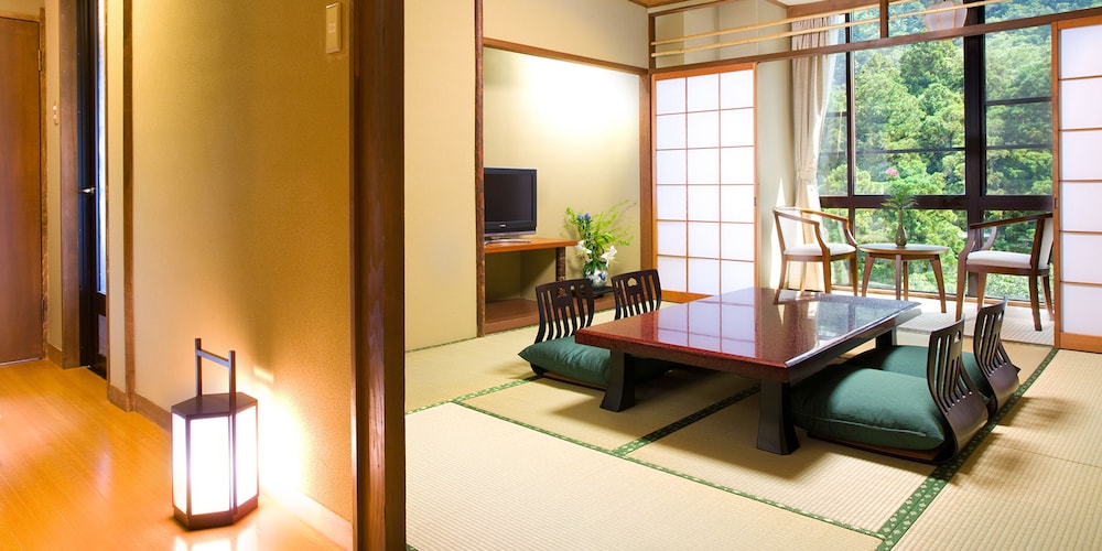 和室【風】リバービュー・内風呂付き 禁煙 客室2 | かがり吉祥亭