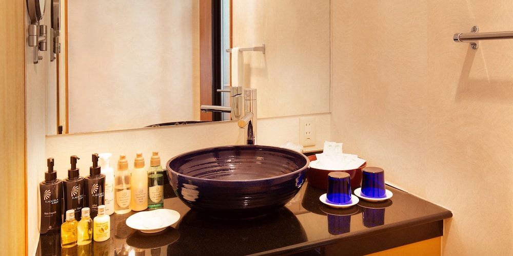 特別和洋室【星】リバービュー・ツインベッド・内風呂(温泉)付き 禁煙 客室2 | かがり吉祥亭