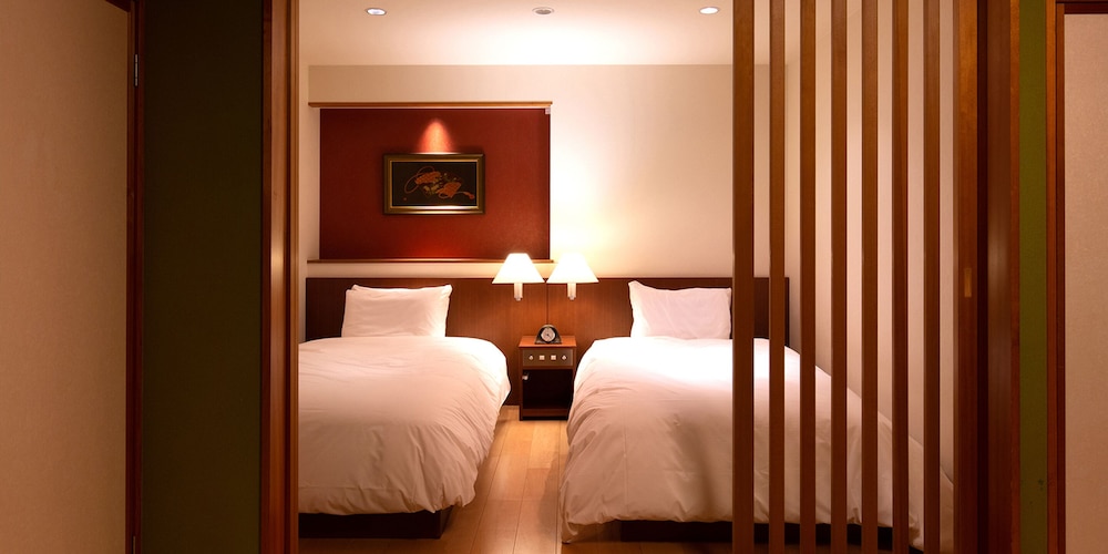 特別和洋室【星】リバービュー・ツインベッド・内風呂(温泉)付き 禁煙 客室1 | かがり吉祥亭