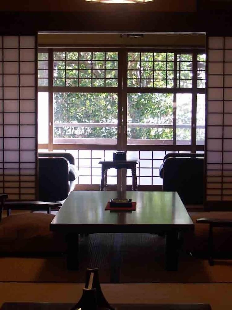 Class 1 離れ露天風呂付客室 (お部屋お任せ / 写真は一例です) 客室2 | 離れ家 石田屋