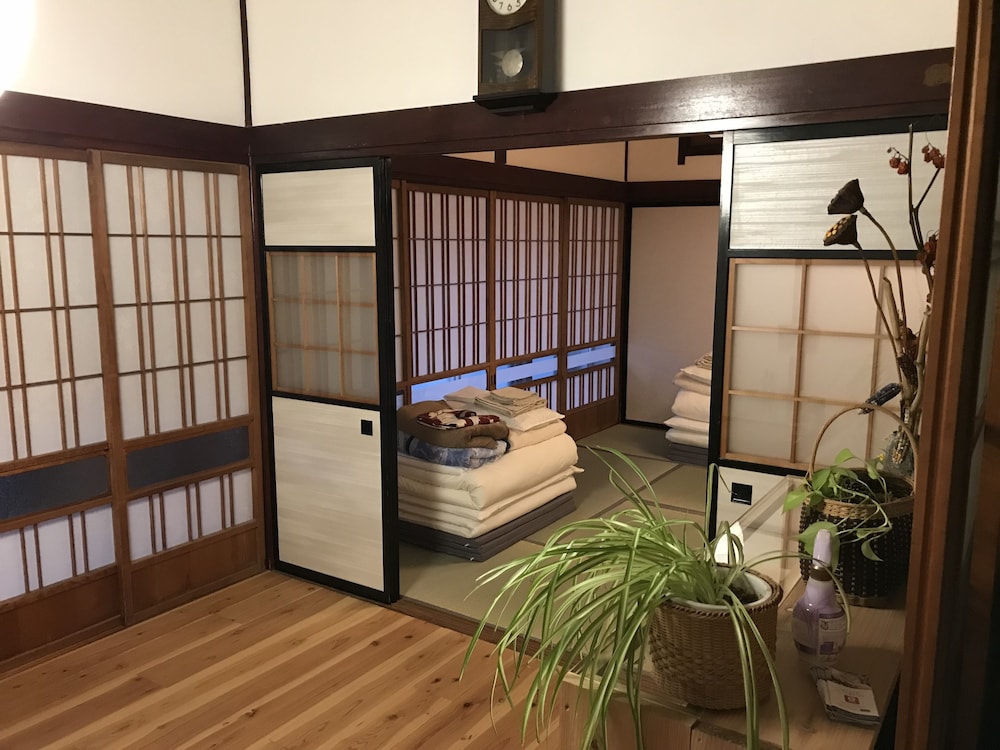 トラディショナル ルーム 5人部屋 個室 客室0 | Traveler's Wharf Shichigahama