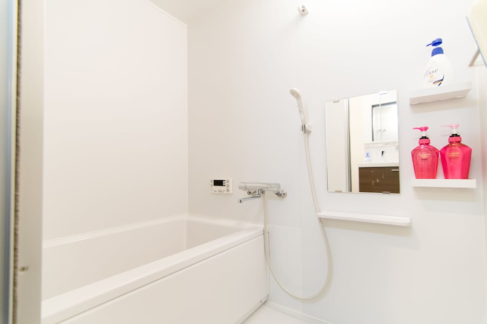 メゾネットアパートメント1F 深めの浴槽0 | Stay SAKURA Kyoto 東寺南 II