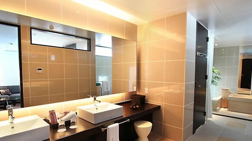 ジュニアスイートルーム（和室） バスルームのシンク0 | KIZASHI THE SUITE 京都祇園